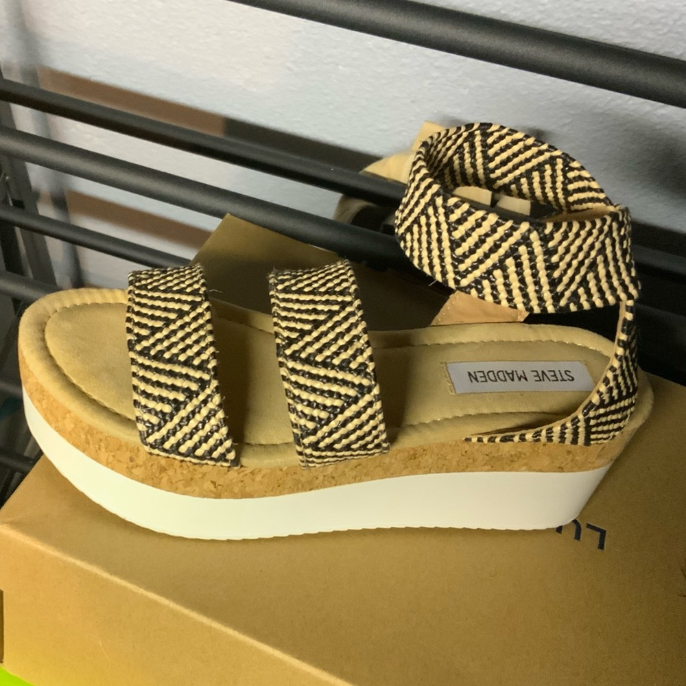 Platform Steve Madden sandals
